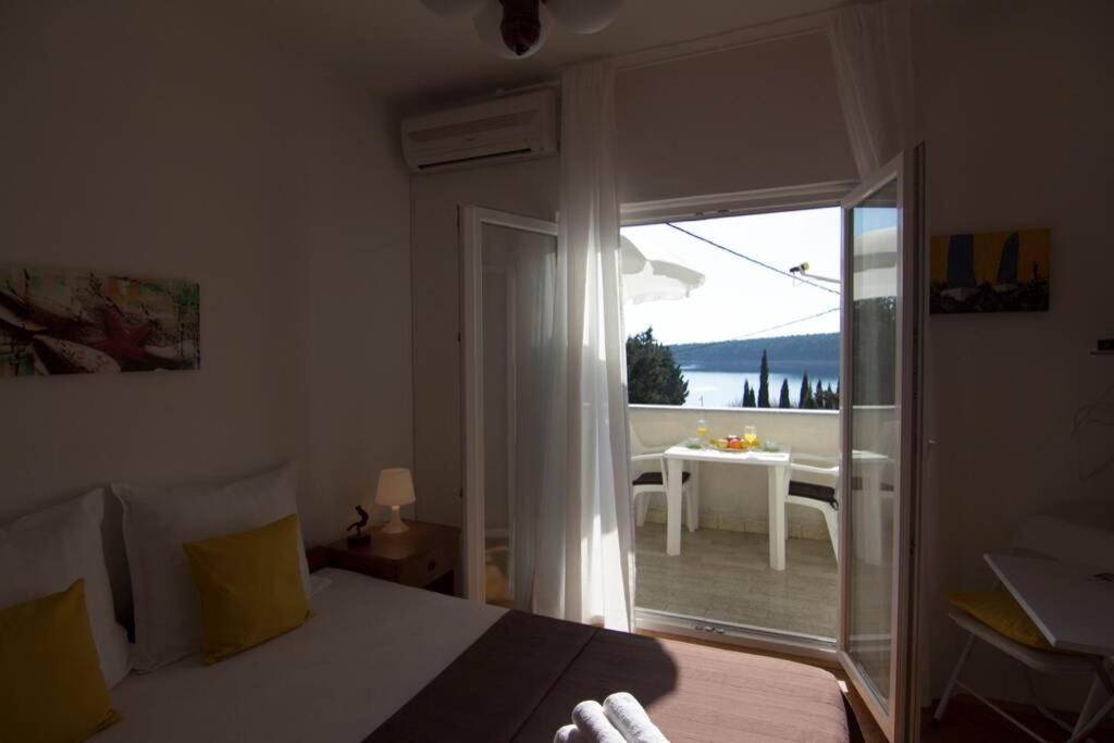 Sea View Room With Kitchen, Balcony&Air Condition Barbat na Rabu Exterior photo