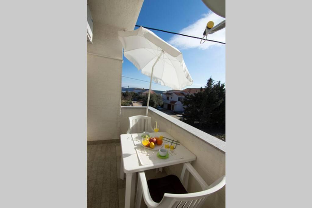 Sea View Room With Kitchen, Balcony&Air Condition Barbat na Rabu Exterior photo